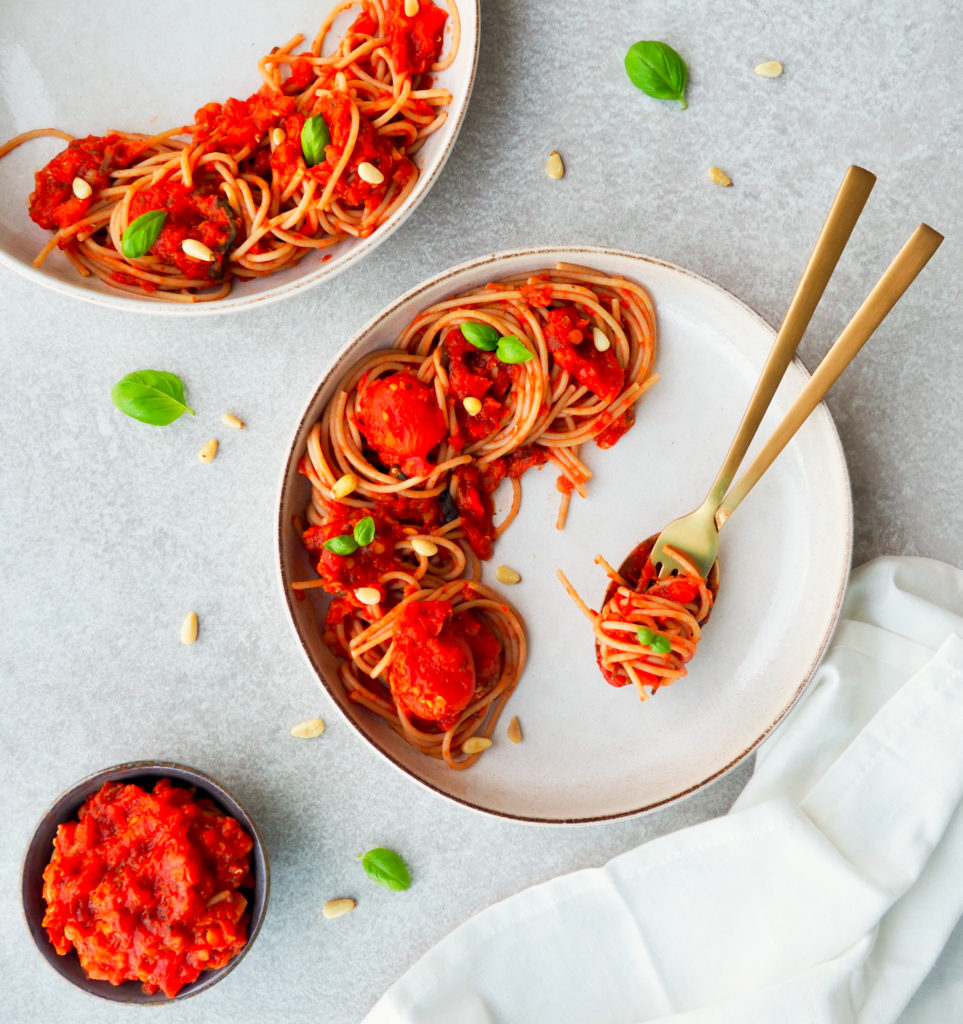 Spaghetti met geroosterde tomatensaus