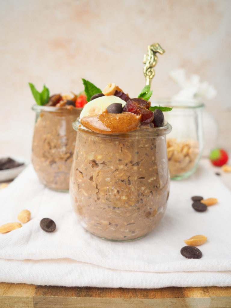 Snickers overnight oats